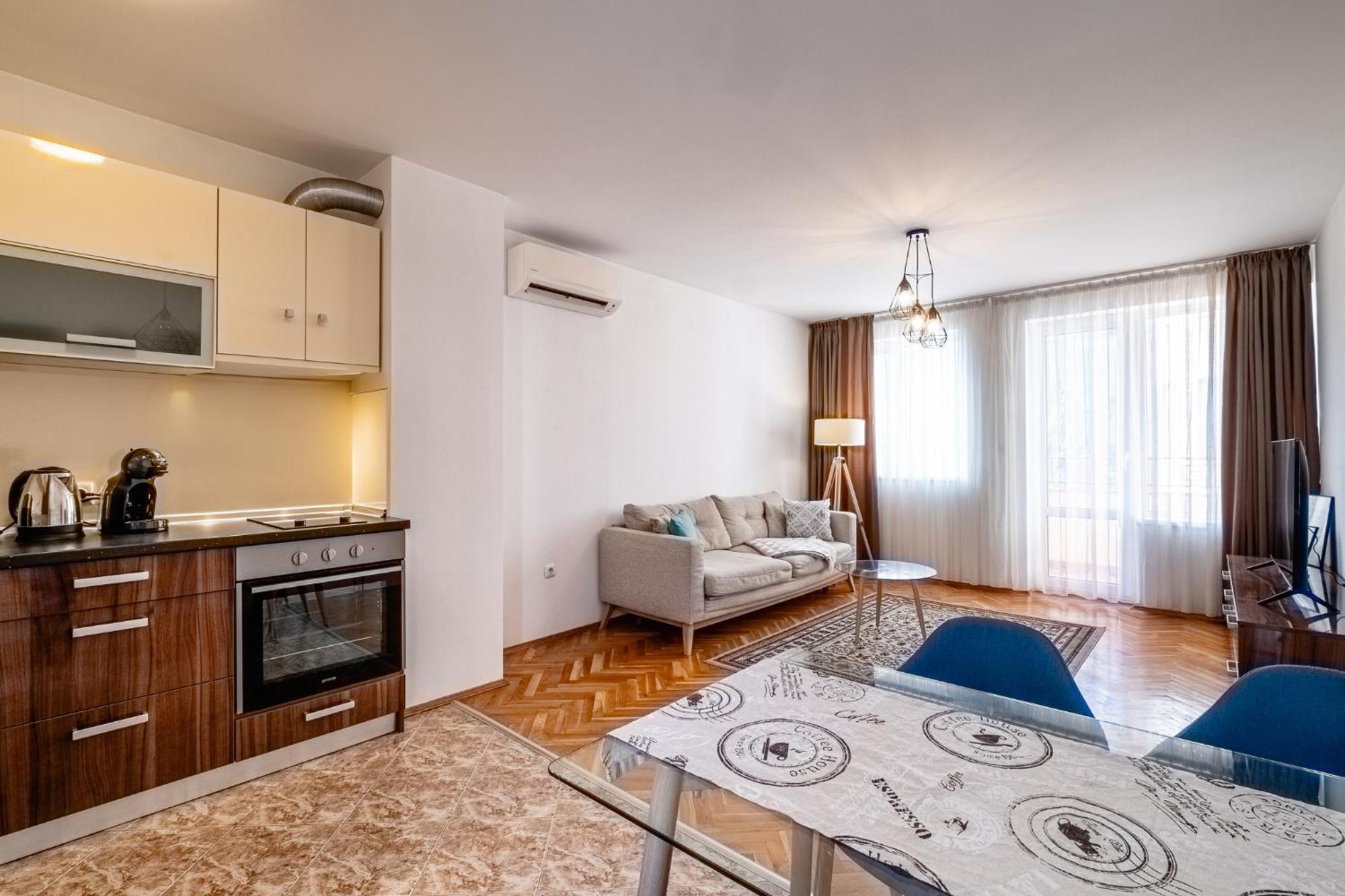 Seaside Serenity Charming Apartment By Sea Garden Varna Exterior photo