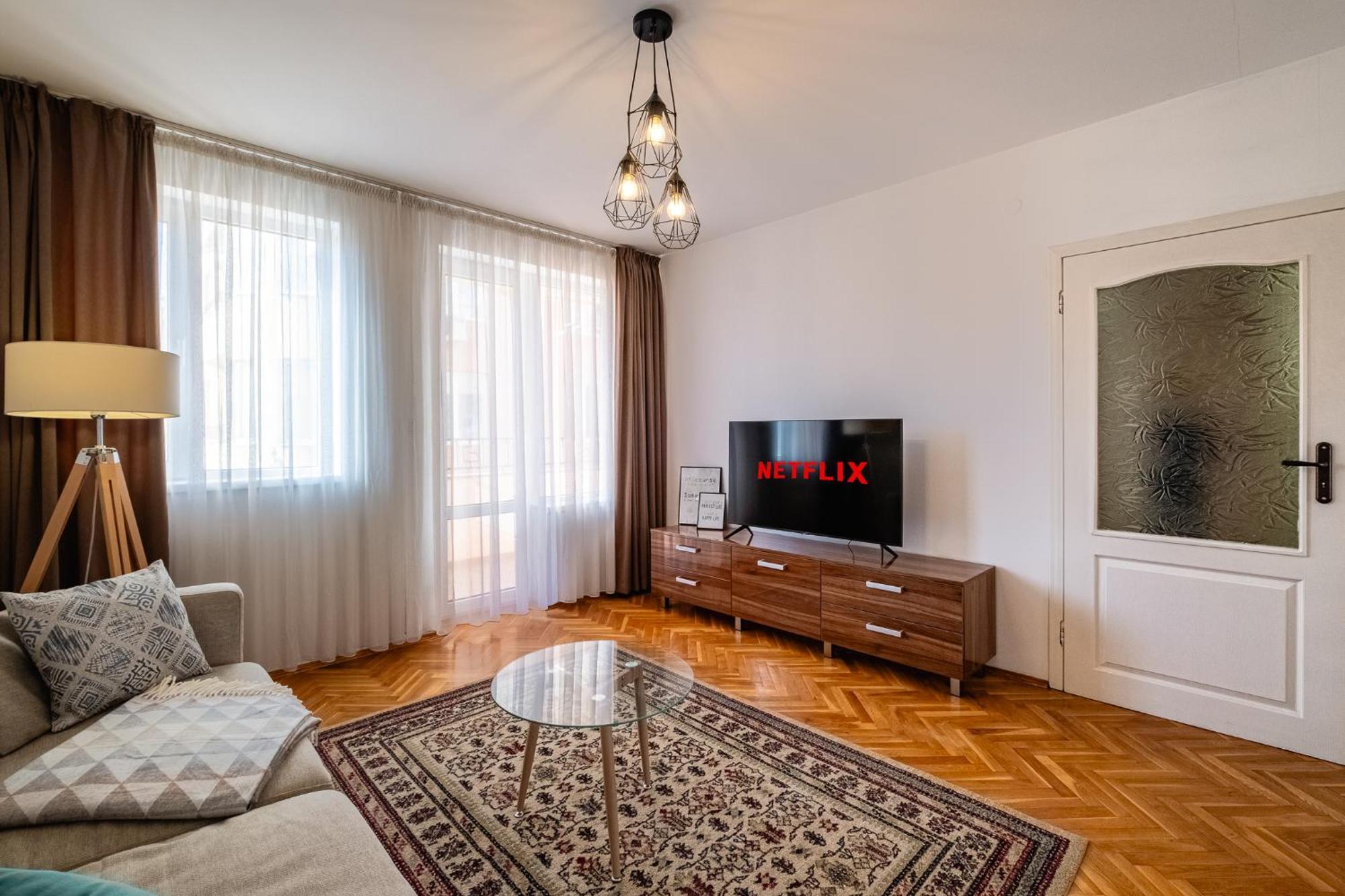 Seaside Serenity Charming Apartment By Sea Garden Varna Exterior photo